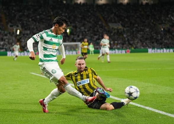 Reo Hatate of Celtic cross cut out, Freisteller by Ofri Arad of Kairat Almaty Celtic v Kairat Almaty, UEFA Champions League, Play-Off Round, First Leg, Football, Celtic Park, Glasgow, Scotland, UK - 20 Aug 2025Glasgow Celtic Park Scotland United Kingdom EDITORIAL USE ONLY No use with unauthorised audio, video, data, fixture lists, club league logos or live services. Online in-match use limited to 120 images, no video emulation. No use in betting, games or single club league player publications.  Copyright: xStuartxWallace Shutterstockx 15446684bh
