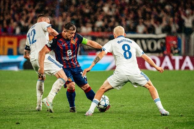 20 08 2025, Football, Men, Champions League Playoffs, Season 25 26, FC Basel vs FC Copenhagen Xherdan Shaqiri 10 FC Basel in a duel with Lukas Lerager 12 FC Copenhagen and Magnus Mattsson 8 FC Copenhagen St Jakob Park, Basel, Switzerland