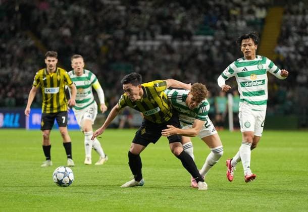 Yerkin Tapalov of Kairat Almaty holds off Arne Engels of Celtic Celtic v Kairat Almaty, UEFA Champions League, Play-Off Round, First Leg, Football, Celtic Park, Glasgow, Scotland, UK - 20 Aug 2025Glasgow Celtic Park Scotland United Kingdom EDITORIAL USE ONLY No use with unauthorised audio, video, data, fixture lists, club league logos or live services. Online in-match use limited to 120 images, no video emulation. No use in betting, games or single club league player publications.  Copyright: xStuartxWallace Shutterstockx 15446684bj