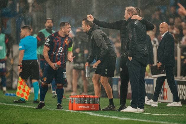 20 08 2025, Football, Men, Champions League Playoffs, Season 25 26, FC Basel vs FC Copenhagen Xherdan Shaqiri 10 FC Basel shouts at coaches after red card St Jakob Park, Basel, Switzerland