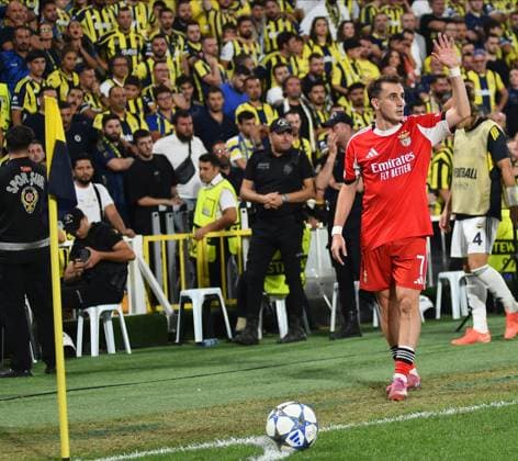 Kerem Akturkoglu of Benfica during the UEFA Champions League Play off 1st leg match between Fenerbahce and Benfica at Ulker Sukru Saracoglu CHOBANI Stadium on August 20, 2025 in Istanbul, Turkey. Istanbul Turkey Copyright: xSeskimPhotox Fenerbahce-Benfica_2008 (30)