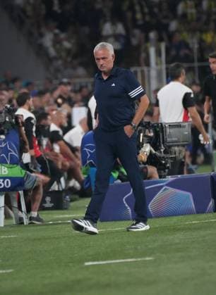 Coach Jose Mourinho of Fenerbahce reacts during the UEFA Champions League Play off 1st leg match between Fenerbahce and Benfica at Ulker Sukru Saracoglu CHOBANI Stadium on August 20, 2025 in Istanbul, Turkey. Istanbul Turkey Copyright: xSeskimPhotox Fenerbahce-Benfica_2008 (48)