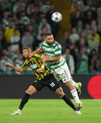 Cameron Carter-Vickers of Celtic beats Edmilson of Kairat Almaty in a challenge Celtic v Kairat Almaty, UEFA Champions League, Play-Off Round, First Leg, Football, Celtic Park, Glasgow, Scotland, UK - 20 Aug 2025Glasgow Celtic Park Scotland United Kingdom EDITORIAL USE ONLY No use with unauthorised audio, video, data, fixture lists, club league logos or live services. Online in-match use limited to 120 images, no video emulation. No use in betting, games or single club league player publications.  Copyright: xStuartxWallace Shutterstockx 15446684df