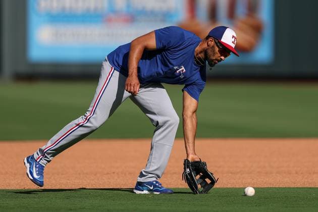 August 20, 2025: Texas Rangers second baseman Marcus Semien (2) warms up before a baseball game against the Kansas City Royals at Kauffman Stadium in Kansas City, MO. CSM Kansas City United States of America - ZUMAc04_ 20250820_zma_c04_002 Copyright: xDavidxSmithx