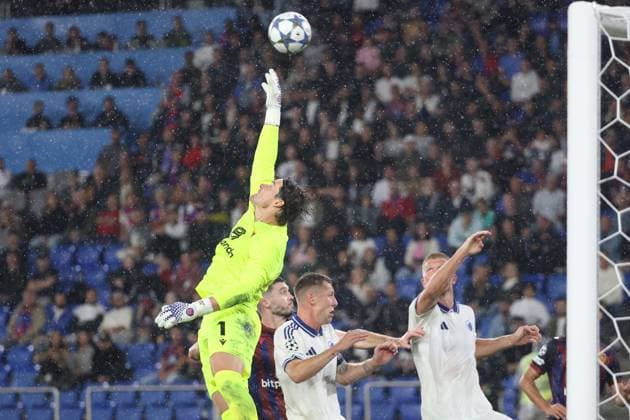 20 08 2025 Stadion St Jakob Park Basel, SWITZERLAND, Season 2025 2026 Men Soccer Champions League Quali First leg FC Basel FC Copenhagen Goalkeeper Marwin Hitz FC Basel conceding 1 1