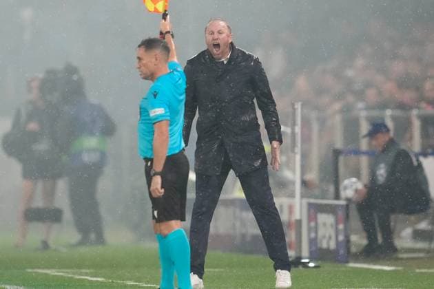 Ludovic Magnin (Head Coach, FC Basel 1893) calls out to his players during FC Basel 1893 vs FC Copenhagen, UEFA Champions League football match in Basel, Switzerland, August 20 2025  Copyright: xScottxColeman IPAxSportx xipa-agency.netx xx IPA_62826787 IPA_Agency_IPA62826787