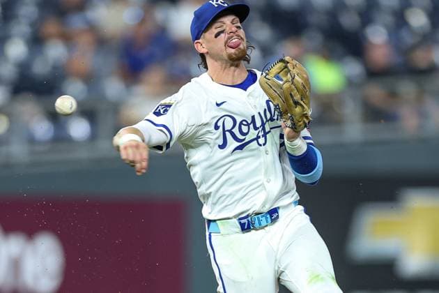 August 20, 2025: Kansas City Royals shortstop Bobby Witt Jr. (7) throws to first during the ninth inning of a baseball game against the Texas Rangers at Kauffman Stadium in Kansas City, MO. CSM Kansas City United States of America - ZUMAc04_ 20250820_zma_c04_074 Copyright: xDavidxSmithx