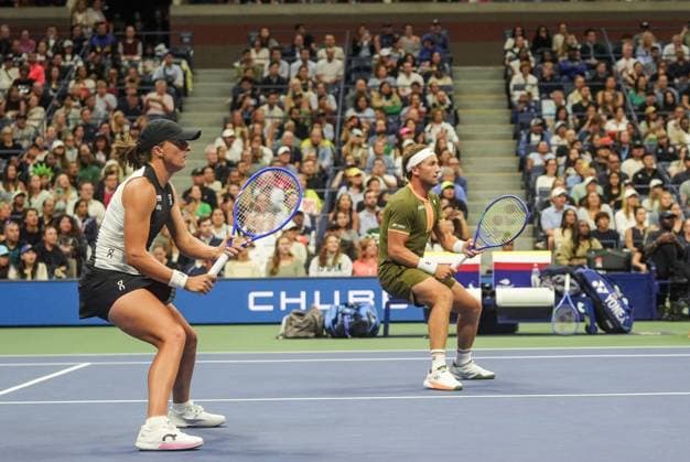 2025 US Open - Mixed Doubles NEW YORK, UNITED STATES - AUGUST 20: Iga Swiatek of Poland and Casper Ruud of Norway play against Jessica Pegula of the USA and Jack Draper of Great Britain in the semi-final of the Mixed Doubles competition at USTA Billie Jean King National Tennis Center on August 20, 2025, in New York City, USA. Selcuk Acar Anadolu New York United States. Editorial use only. Please get in touch for any other usage.  Copyright: x2025xAnadoluxSelcukxAcarx