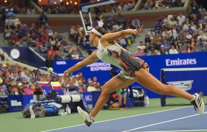 2025 US Open - Mixed Doubles NEW YORK, UNITED STATES - AUGUST 20: Iga Swiatek of Poland and Casper Ruud of Norway play against Jessica Pegula of the USA and Jack Draper of Great Britain in the semi-final of the Mixed Doubles competition at USTA Billie Jean King National Tennis Center on August 20, 2025, in New York City, USA. Selcuk Acar Anadolu New York United States. Editorial use only. Please get in touch for any other usage.  Copyright: x2025xAnadoluxSelcukxAcarx