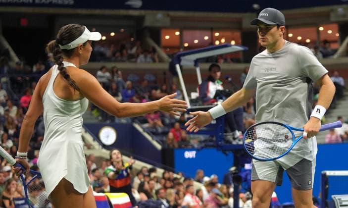 2025 US Open - Mixed Doubles NEW YORK, UNITED STATES - AUGUST 20: Iga Swiatek of Poland and Casper Ruud of Norway play against Jessica Pegula of the USA and Jack Draper of Great Britain in the semi-final of the Mixed Doubles competition at USTA Billie Jean King National Tennis Center on August 20, 2025, in New York City, USA. Selcuk Acar Anadolu New York United States. Editorial use only. Please get in touch for any other usage.  Copyright: x2025xAnadoluxSelcukxAcarx