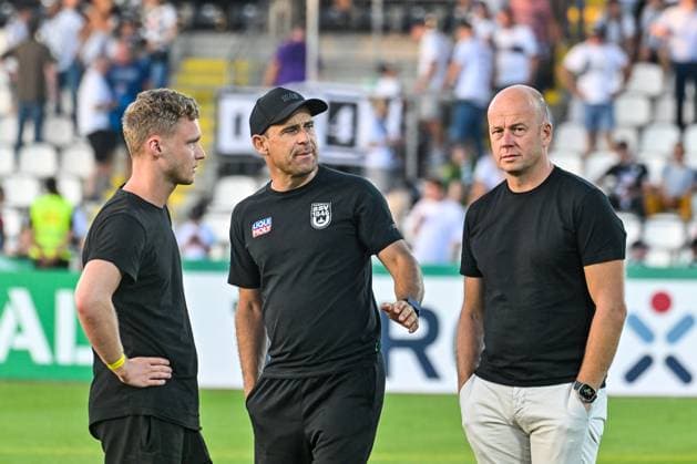 GER, DFB Pokal, SSV Ulm 1846 vs SV 07 Elversberg 17 08 2025, Donaustadion, Ulm, GER, DFB Pokal, SSV Ulm 1846 vs SV 07 Elversberg, in the picture squad planner Michael Clemens SSV Ulm , Robert Lechleiter SSV Ulm , managing director Markus Thiele SSV Ulm nordphotoxGmbHx xHafner nph00200