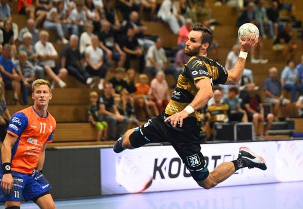 on the ball Sebastian Greß Dresden , HC Elbflorenz Dresden vs Talent Plzen Pilsen, CZE , Test match, Friendly match, Preparation match, Handball, 2 Liga der Männer, 2 Bundesliga, Saison 2025 2026, Dresden, BallsportARENA Dresden, 20 08 2025,