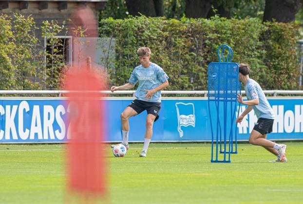 Soccer, Men, Season 2025 26, 2 Bundesliga, Hertha BSC, Training, f l Luca Schuler Hertha BSC , Tim Hoffmann Hertha BSC , 20 08 2025, Copyright: xSebastianxRäppold MatthiasxKochx