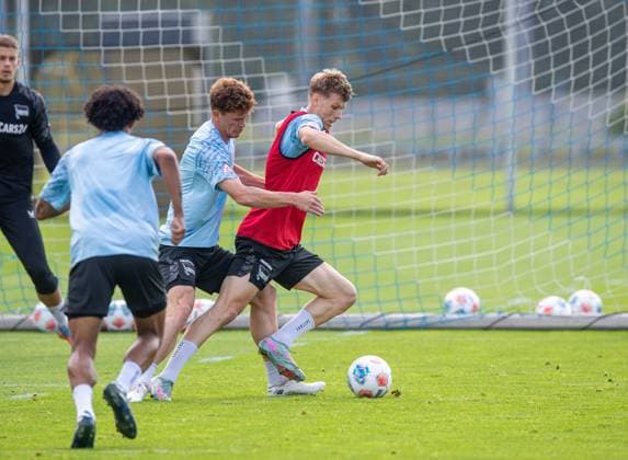 Soccer, Men, Season 2025 26, 2 Bundesliga, Hertha BSC, Training, f l Jeremy Dudziak Hertha BSC , Sebastian Grönning Hertha BSC , Luca Schuler Hertha BSC , 20 08 2025, Copyright: xSebastianxRäppold MatthiasxKochx