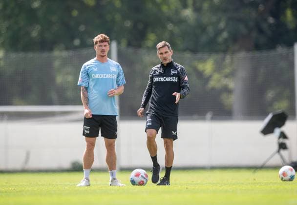 Soccer, Men, Season 2025 26, 2 Bundesliga, Hertha BSC, Training, f l Sebastian Grönning Hertha BSC , Coach Stefan Leitl Hertha BSC , 20 08 2025, Copyright: xSebastianxRäppold MatthiasxKochx