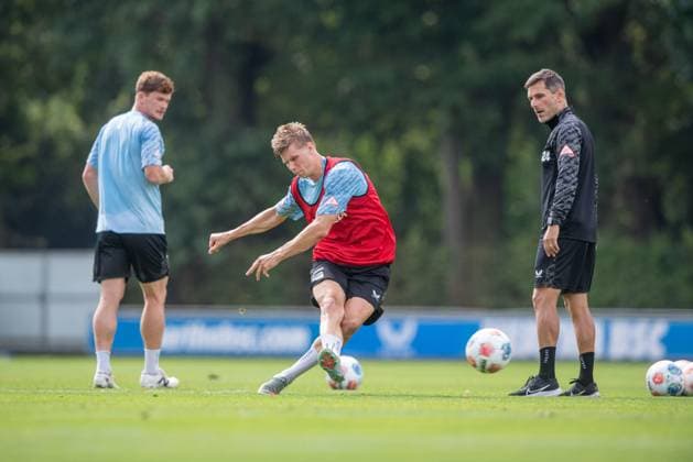 Football, Men, Season 2025 26, 2 Bundesliga, Hertha BSC, Training, f l Sebastian Grönning Hertha BSC , Luca Schuler Hertha BSC , Coach Stefan Leitl Hertha BSC , 20 08 2025, Copyright: xSebastianxRäppold MatthiasxKochx
