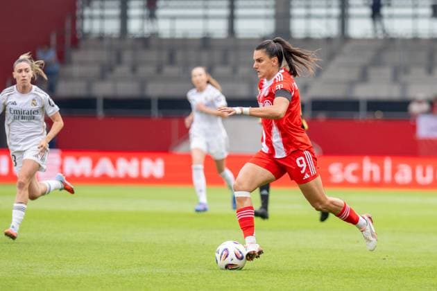 Jovana Damnjanovic 9 FC Bayern Muenchen Frauen , FC Bayern Frauen Muenchen Real Madrid, Google Pixel Frauenbundesliga, Freundschaftsspiel Testspiel, 21 08 25 DFB regulations prohibit any use of photographs as image sequences and or quasi video kolbert press Muenchen Bayern Germany Copyright: xkolbert-press UlrichxGamelx