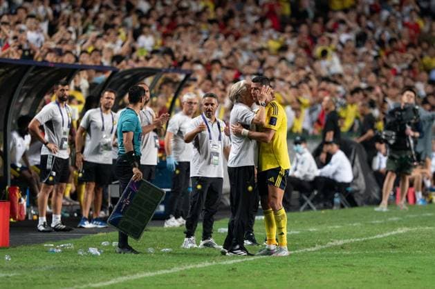 August 19, 2025, Hong Kong, Hong Kong, China: Cristiano Ronaldo of Al-Nassr player and and coach Jorge Jesus in the game between the Al-Nassr and Al-Ittihad at Saudi Super Cup 2025 on August 19, 2025 in Hong Kong. Hong Kong China - ZUMAn323 20250819_zia_n323_020 Copyright: xEllanxMadx