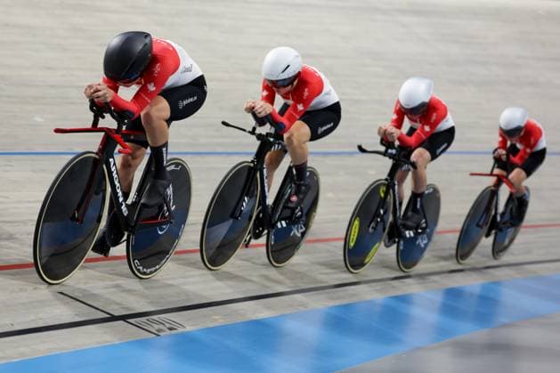 2025 UCI Junior Track World Championships Picture by Alex Whitehead SWpix.com - 21 08 2025 - Cycling - 2025 UCI Junior Track World Championships - Omnisport, Apeldoorn, Netherlands - Women Team Pursuit Round 1 - Alexandra Fangeat (Canada), Elodie Malois (Canada), Eve Buczkowski (Canada), Raphaelle Houde (Canada) Copyright: x xSWpix.comx(t axPhotographyxHubxLtd)xAlexxWhitehead SWpix.comx SWP-3030-0785