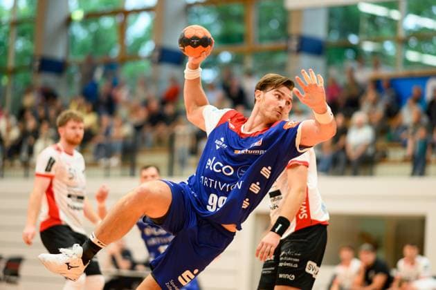 Stefan Bauer, HBW Balingen Weilstetten, 99 at the throw, HBW Balingen vs Pfadi Winterthur, handball, test match, season 2025 2026, 21 08 2025 Eibner Pressefoto Andreas Ulmer HBW Balingen vs Pfadi Winterthur, handball, test match, season 2025 2026, 21 08 2025 Balingen Copyright: xEibner-Pressefoto AndreasxUlmerx EP_AUR