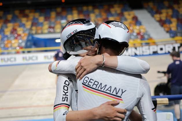 2025 UCI Junior Track World Championships Picture by Alex Whitehead SWpix.com - 21 08 2025 - Cycling - 2025 UCI Junior Track World Championships - Omnisport, Apeldoorn, Netherlands - Men Team Pursuit Final for Bronze - Germany celebrate winning the Bronze medal Copyright: x xSWpix.comx(t axPhotographyxHubxLtd)xAlexxWhitehead SWpix.comx SWP-3030-0803
