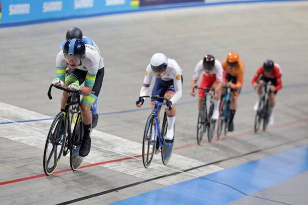 2025 UCI Junior Track World Championships Picture by Alex Whitehead SWpix.com - 21 08 2025 - Cycling - 2025 UCI Junior Track World Championships - Omnisport, Apeldoorn, Netherlands - Men Scratch Race Final - Ollie Jirovec (Australia), Albie Jones (Great Britain) Copyright: x xSWpix.comx(t axPhotographyxHubxLtd)xAlexxWhitehead SWpix.comx SWP-3030-0823