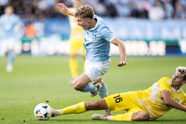 250821 Hugo Bolin of Malmö FF and Filip Slavicek of SK Sigma Olomouc during the first leg UEFA Europa League playoff football match between Malmö FF and SK Sigma Olomouc on August 21, 2025 in Malmö Photo Petter Arvidson BILDBYRAN kod PA PA1067 fotboll, football, soccer, fotball,uefa europa league, europa le  Copyright: PETTERxARVIDSON BB250821PA066