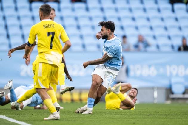 250821 Sead Haksabanovic of Malmö FF scores 2 0 during the first leg UEFA Europa League playoff football match between Malmö FF and SK Sigma Olomouc on August 21, 2025 in Malmö Photo Petter Arvidson BILDBYRAN kod PA PA1067 fotboll football soccer fotball uefa europa league europa league malmö ff sk sigma olomouc bbeng playoff bbauto  Copyright: PETTERxARVIDSON BB250821PA069
