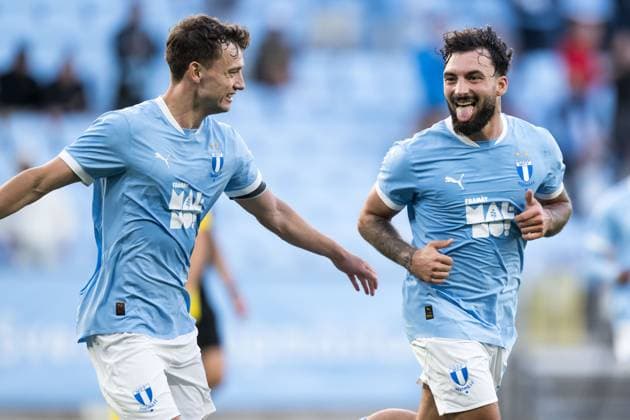 250821 Sead Haksabanovic of Malmö FF celebrates with Sead Haksabanovic after 2 0 during the first leg UEFA Europa League playoff football match between Malmö FF and SK Sigma Olomouc on August 21, 2025 in Malmö Photo Petter Arvidson BILDBYRAN kod PA PA1067 fotboll football soccer fotball uefa europa league europa league malmö ff sk sigma olomouc bbeng playoff bbauto jubel  Copyright: PETTERxARVIDSON BB250821PA072
