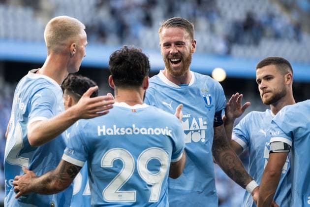 250821 Sead Haksabanovic of Malmö FF celebrates with Pontus Jansson after 2 0 during the first leg UEFA Europa League playoff football match between Malmö FF and SK Sigma Olomouc on August 21, 2025 in Malmö Photo Petter Arvidson BILDBYRAN kod PA PA1067 fotboll football soccer fotball uefa europa league europa league malmö ff sk sigma olomouc bbeng playoff bbauto jubel  Copyright: PETTERxARVIDSON BB250821PA073