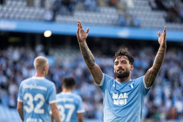 250821 Sead Haksabanovic of Malmö FF celebrates after 2 0 during the first leg UEFA Europa League playoff football match between Malmö FF and SK Sigma Olomouc on August 21, 2025 in Malmö Photo Petter Arvidson BILDBYRAN kod PA PA1067 fotboll football soccer fotball uefa europa league europa league malmö ff sk sigma olomouc bbeng playoff bbauto jubel  Copyright: PETTERxARVIDSON BB250821PA076