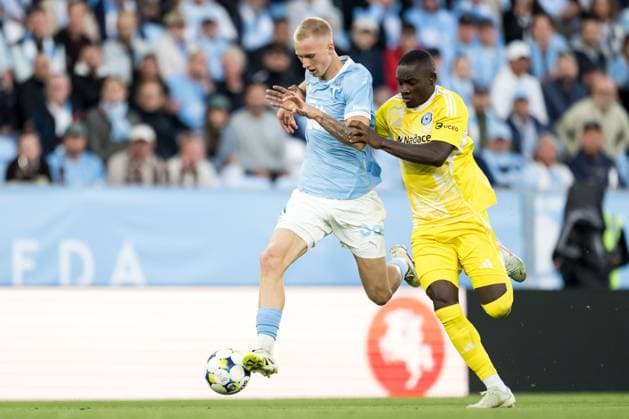250821 Daniel Gudjohnsen of Malmö FF and Abdoulaye Sylla of SK Sigma Olomouc during the first leg UEFA Europa League playoff football match between Malmö FF and SK Sigma Olomouc on August 21, 2025 in Malmö Photo Petter Arvidson BILDBYRAN kod PA PA1067 fotboll, football, soccer, fotball,uefa europa league, europa le  Copyright: PETTERxARVIDSON BB250821PA086