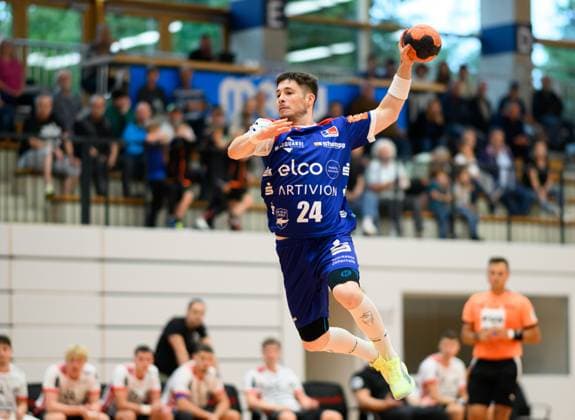Elias Fuegel HBW Balingen Weilstetten, 24 free in front of the opponents goal, HBW Balingen vs Pfadi Winterthur, Handball, Test match, Season 2025 2026, 21 08 2025 Eibner Pressefoto Andreas Ulmer HBW Balingen vs Pfadi Winterthur, Handball, Test match, Season 2025 2026, 21 08 2025 Balingen Copyright: xEibner-Pressefoto AndreasxUlmerx EP_AUR