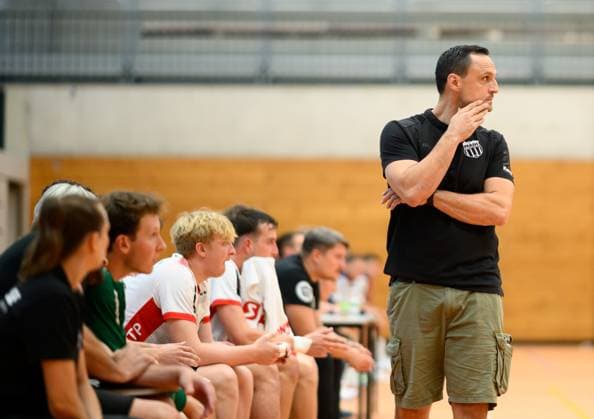Goran Cvetkovic, Pfadi Winterthur, Coach , pensive HBW Balingen vs Pfadi Winterthur, Handball, Test match, Season 2025 2026, 21 08 2025 Eibner Pressefoto Andreas Ulmer HBW Balingen vs Pfadi Winterthur, Handball, Test match, Season 2025 2026, 21 08 2025 Balingen Copyright: xEibner-Pressefoto AndreasxUlmerx EP_AUR