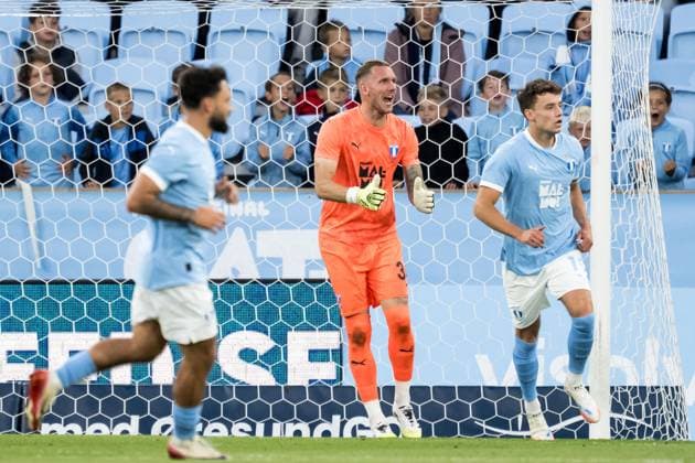 250821 Goalkeeper Robin Olsen of Malmö FF during the first leg UEFA Europa League playoff football match between Malmö FF and SK Sigma Olomouc on August 21, 2025 in Malmö Photo Petter Arvidson BILDBYRAN kod PA PA1067 fotboll football soccer fotball uefa europa league europa league malmö ff sk sigma olomouc bbeng playoff bbauto  Copyright: PETTERxARVIDSON BB250821PA092