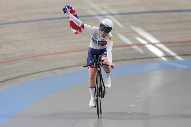 2025 UCI Junior Track World Championships Picture by Alex Whitehead SWpix.com - 21 08 2025 - Cycling - 2025 UCI Junior Track World Championships - Omnisport, Apeldoorn, Netherlands - Women Team Pursuit Final for Gold - Evie Smith (Great Britain) celebrates winning the Women Team Pursuit Final for Gold Copyright: x xSWpix.comx(t axPhotographyxHubxLtd)xAlexxWhitehead SWpix.comx SWP-3030-0870