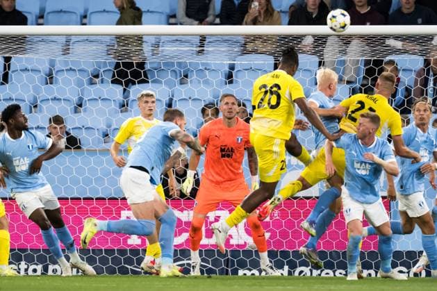 250821 Goalkeeper Robin Olsen of Malmö FF during the first leg UEFA Europa League playoff football match between Malmö FF and SK Sigma Olomouc on August 21, 2025 in Malmö Photo Petter Arvidson BILDBYRAN kod PA PA1067 fotboll football soccer fotball uefa europa league europa league malmö ff sk sigma olomouc bbeng playoff bbauto  Copyright: PETTERxARVIDSON BB250821PA105