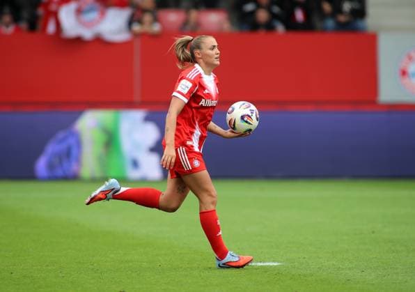 Football, Women, Test match, 2025 2026 season, FC Bayern Munich Real Madrid, Campus Georgia Stanway FC Bayern Munich running after the 1 0 with a ball in the left hand