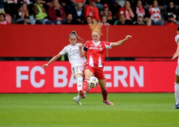 Football, Women, Test match, 2025 2026 season, FC Bayern Munich Real Madrid, Campus Athenea del Castillo Beivide Real Madrid left with Stine Ballisager FC Bayern Munich right in a duel for the ball