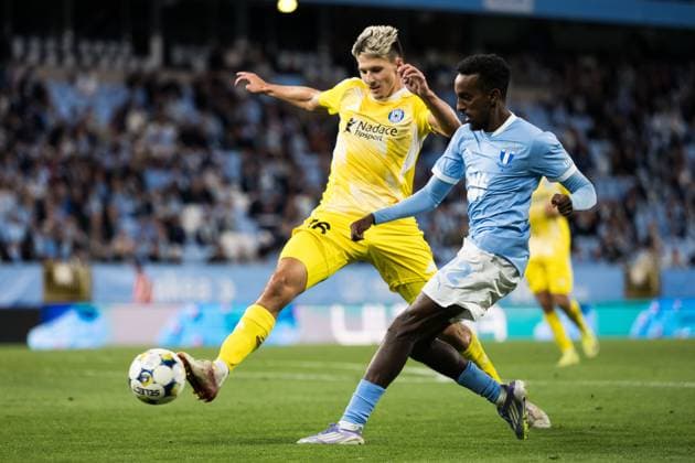 250821 Filip Slavicek of SK Sigma Olomouc and Taha Ali of Malmö FF during the first leg UEFA Europa League playoff football match between Malmö FF and SK Sigma Olomouc on August 21, 2025 in Malmö Photo Petter Arvidson BILDBYRAN kod PA PA1067 fotboll football soccer fotball uefa europa league europa league malmö ff sk sigma olomouc bbeng playoff bbauto  Copyright: PETTERxARVIDSON BB250821PA110