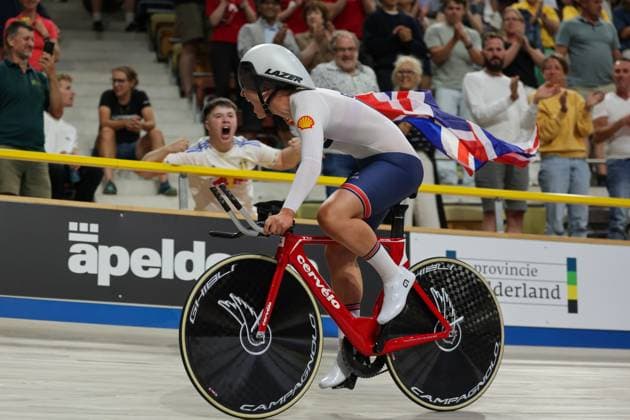 2025 UCI Junior Track World Championships Picture by Alex Whitehead SWpix.com - 21 08 2025 - Cycling - 2025 UCI Junior Track World Championships - Omnisport, Apeldoorn, Netherlands - Women Team Pursuit Final for Gold - Erin Boothman (Great Britain) celebrates winning the Women Team Pursuit Final for Gold Copyright: x xSWpix.comx(t axPhotographyxHubxLtd)xAlexxWhitehead SWpix.comx SWP-3030-0882
