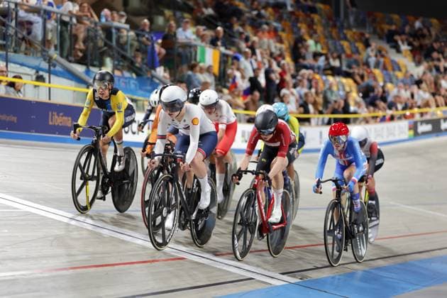 2025 UCI Junior Track World Championships Picture by Alex Whitehead SWpix.com - 21 08 2025 - Cycling - 2025 UCI Junior Track World Championships - Omnisport, Apeldoorn, Netherlands - Women Elimination Race Final - Arabella Blackburn (Great Britain), Mathilde Cramer (Denmark) Copyright: x xSWpix.comx(t axPhotographyxHubxLtd)xAlexxWhitehead SWpix.comx SWP-3030-0883