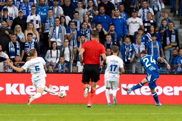 Lech Poznan v Genk - UEFA Europa League POZNAN, POLAND - AUGUST 21 : goal scored by Jagiello Filip midfielder of Lech Poznan pictured during the UEFA Europa League 2025 26 Play-offs1st leg between Lech Poznan and KRC Genk on August 21, 2025 in Poznan, Poland 21 08 2025 Poznan Poland  Copyright: xAdamxCiereszkox