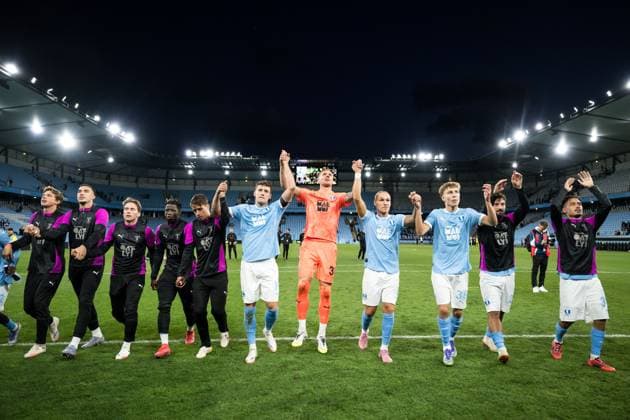 250821 Colin Rösler, Robin Olsen, Arnor Sigurdsson, and Hugo Bolin of Malmö FF celebrate after the first leg UEFA Europa League playoff football match between Malmö FF and SK Sigma Olomouc on August 21, 2025 in Malmö Photo Petter Arvidson BILDBYRAN kod PA PA1067 fotboll football soccer fotball uefa europa league europa league malmö ff sk sigma olomouc bbeng playoff bbauto jubel  Copyright: PETTERxARVIDSON BB250821PA130