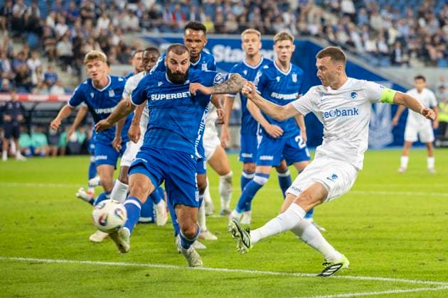 Lech Poznan vs KRC Genk - UEFA Europa League Elias Andersson, Bryan Heynen are playing during UEFA Europa League play-off match between Lech Poznan and KRC Genk at Poznan Stadium in Poznan,Poland on August 21, 2025 Poznan Poland  Copyright: xAndrzejxIwanczukx originalFilename:iwanczuk-lechpozn250821_npSda.jpg
