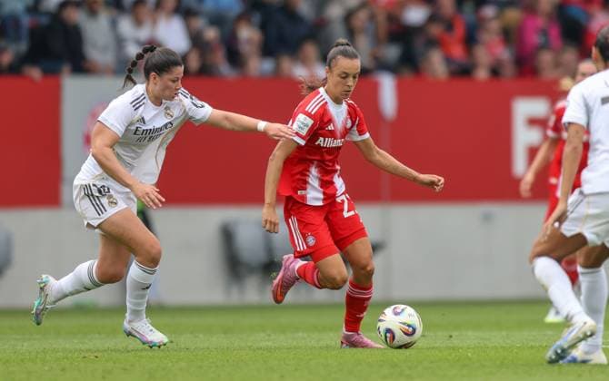 DEU, München, FC Bayern München vs Real Madrid, Testspiel, DFB, FC Bayern Campus, Saison 25 26, im Bild v l n r Maria MÃ ndez Real Madrid 14 , Natalia Padilla Bidas Bayern München 23 DFB DFL REGULATIONS PROHIBIT ANY USE OF PHOTOGRAPHS AS IMAGE SEQUENCES AND OR QUASI VIDEO, 21 08 2025, Copyright: HMBxMedia HendrikxHamelau