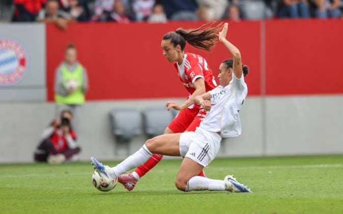 DEU, München, FC Bayern München vs Real Madrid, Testspiel, DFB, FC Bayern Campus, Saison 25 26, im Bild f l n r Natalia Padilla Bidas Bayern München 23 , Sheila Garcia Real Madrid 15 DFB DFL REGULATIONS PROHIBIT ANY USE OF PHOTOGRAPHS AS IMAGE SEQUENCES AND OR QUASI VIDEO, 21 08 2025, Copyright: HMBxMedia HendrikxHamelau