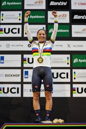 2025 UCI Junior Track World Championships Picture by Alex Whitehead SWpix.com - 21 08 2025 - Cycling - 2025 UCI Junior Track World Championships - Omnisport, Apeldoorn, Netherlands - Women Elimination Race Podium - Chantal Pegolo (Italy) receiving the Gold Medal and Rainbow Jersey Copyright: x xSWpix.comx(t axPhotographyxHubxLtd)xAlexxWhitehead SWpix.comx SWP-3030-0913