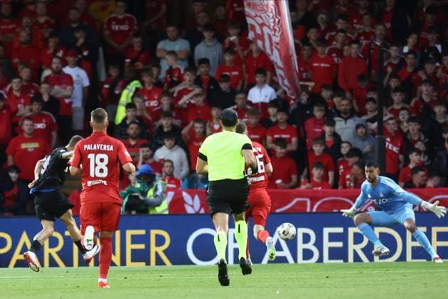 Aberdeen v Steaua Bucharest Europa League 21 08 2025. Play-Off GOAL 0-1 Daniel Birligea (9) of FCSB scores a goal 0-1 and celebrates, celebration during the Europa League Play-Off match between Aberdeen and Steaua Bucharest at Pittodrie Stadium, Aberdeen, Scotland on 21 August 2025. Aberdeen Pittodrie Stadium Aberdeenshire Scotland Editorial use only , Copyright: xStephenxDobsonx PSI-22642-0012