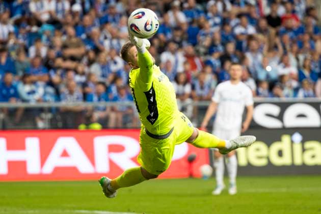 Lech Poznan v Genk - UEFA Europa League POZNAN, POLAND - AUGUST 21 : Mrozek Bartosz goalkeeper of Lech Poznan pictured during the UEFA Europa League 2025 26 Play-offs1st leg between Lech Poznan and KRC Genk on August 21, 2025 in Poznan, Poland 21 08 2025 Poznan Poland  Copyright: xAdamxCiereszkox